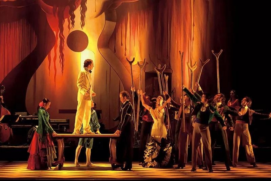 跟西班牙国家舞团团长学一招偏腿儿跳